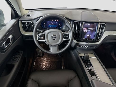 Used 2025 Volvo XC60 B5 Plus image 17