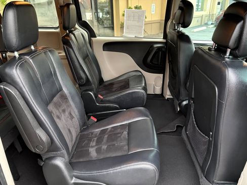 Used 2017 Dodge Grand Caravan SXT image 20