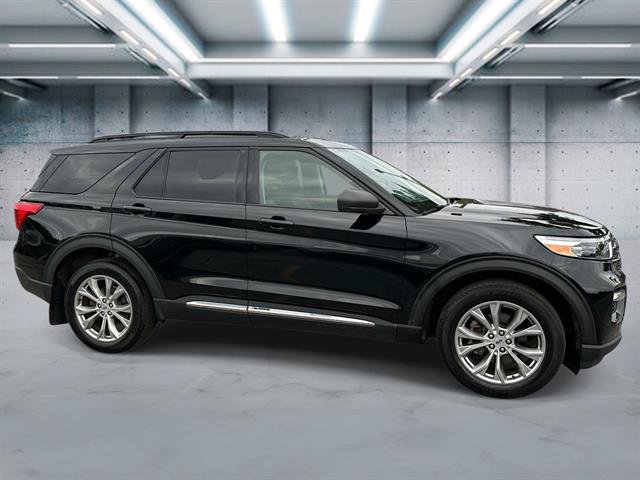 Used 2023 Ford Explorer XLT w/ Equipment Group 202A AWD/4WD image 24