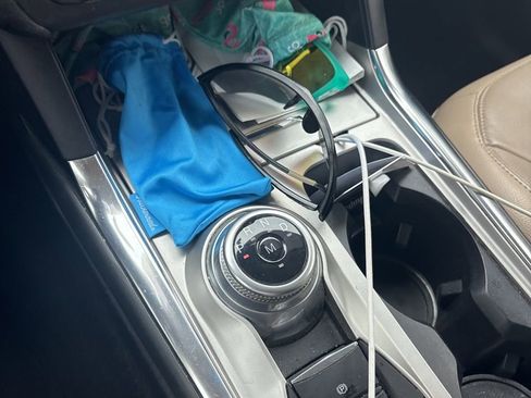 Used 2020 Ford Explorer Limited w/ Class III Trailer Tow Package AWD/4WD image 12