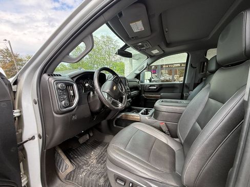 Used 2021 Chevrolet Silverado 2500 LT w/ Convenience Package AWD/4WD image 5
