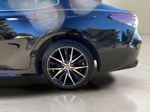 Used 2022 Toyota Camry SE image 18