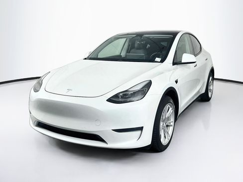 Used 2021 Tesla Model Y Long Range AWD/4WD image 3