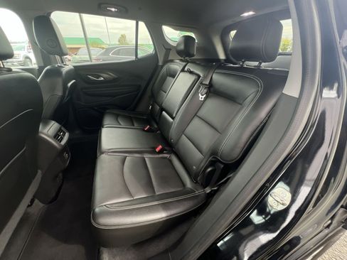 Used 2024 GMC Terrain SLT image 31