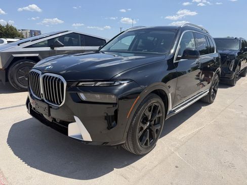 Used 2023 BMW X7 xDrive40i w/ Climate Comfort Package AWD/4WD image 1