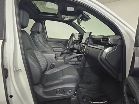 Used 2025 Toyota Tacoma 4x4 Double Cab Hybrid image 11