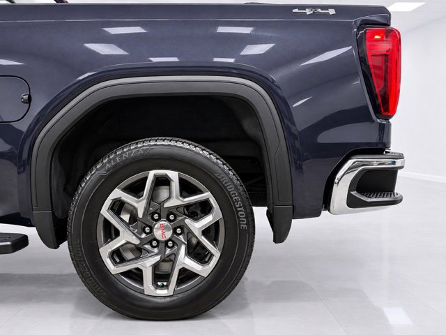 Used 2023 GMC Sierra 1500 SLT w/ SLT Premium Plus Package AWD/4WD image 8
