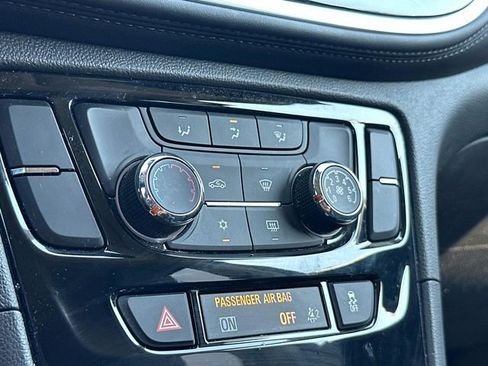 Used 2022 Buick Encore Preferred w/ Safety Package image 30