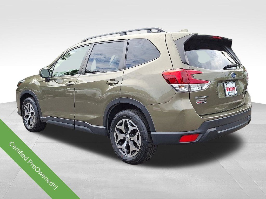 Used 2023 Subaru Forester Premium AWD/4WD image 2