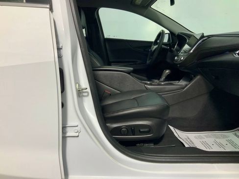 Used 2017 Chevrolet Malibu Hybrid w/ Leather Package FWD image 35