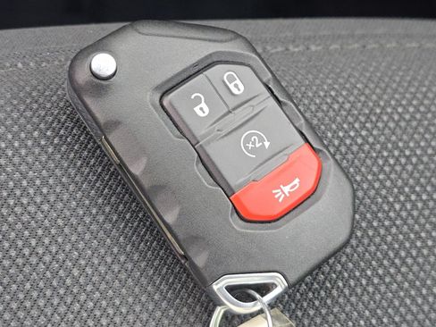 Used 2019 Jeep Wrangler Sport AWD/4WD image 31