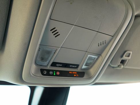 Used 2021 Chevrolet Blazer LT FWD image 12