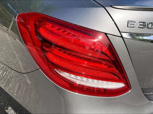 Used 2017 Mercedes-Benz E 300 4MATIC image 12