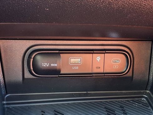 Used 2024 Kia Sportage SX image 6