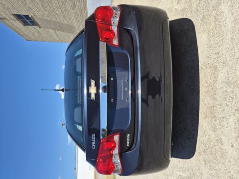 Used 2014 Chevrolet Cruze LS FWD image 6