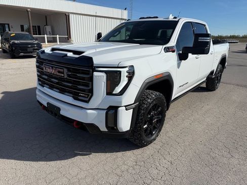 Used 2024 GMC Sierra 2500 AT4 w/ AT4 Premium Plus Package image 2