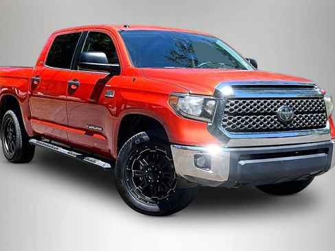 Used 2018 Toyota Tundra SR5 w/ SR5 Upgrade Package AWD/4WD image 2