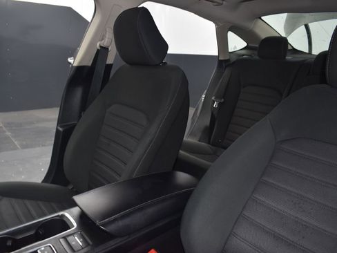 Used 2020 Ford Fusion SE image 16