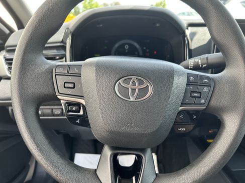 Used 2025 Toyota Camry LE FWD image 21