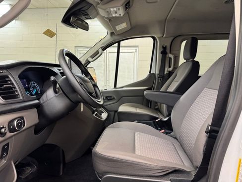 Used 2023 Ford Transit 350 XLT RWD image 18