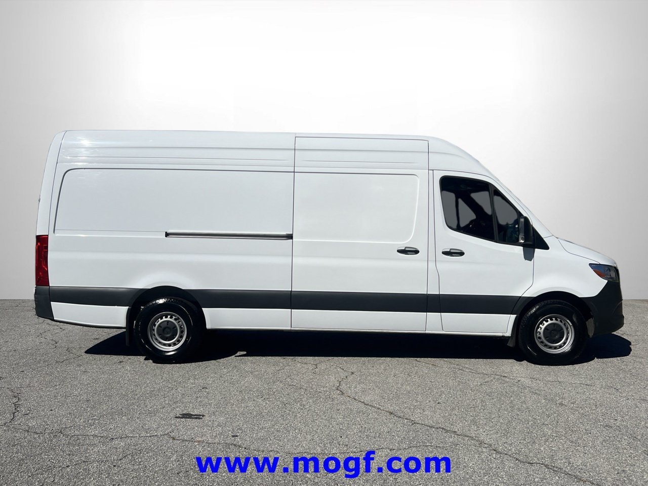 Used 2025 Mercedes-Benz Sprinter 2500 image 24