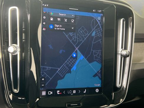 Used 2023 Volvo XC40 B5 Plus w/ Protection Package Premier image 13