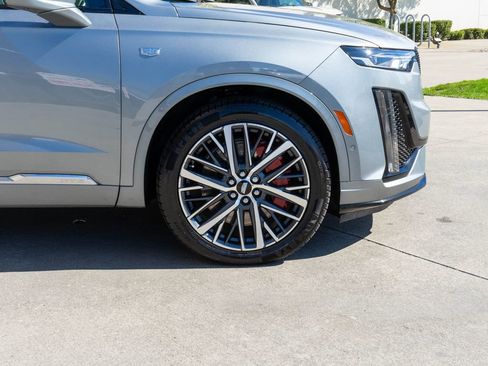 Used 2024 Cadillac XT6 Sport w/ Technology Package AWD/4WD image 40
