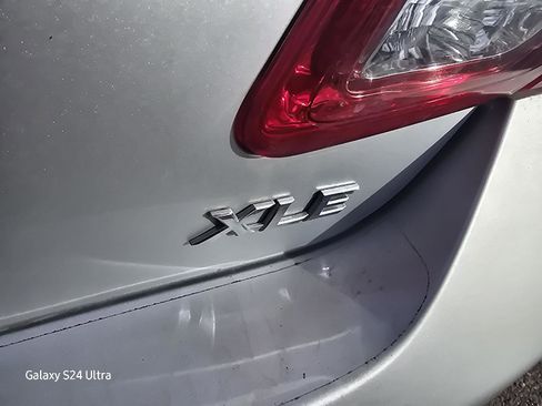 Used 2011 Toyota Camry LE image 5