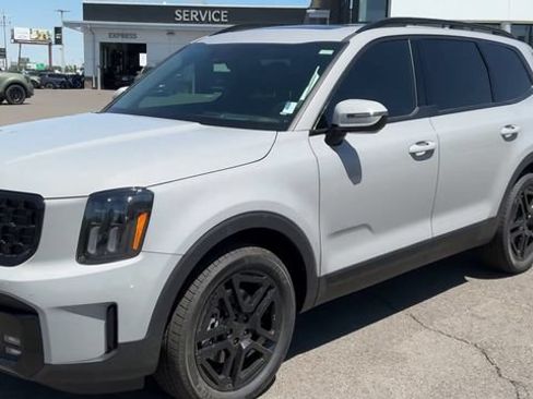 Certified 2025 Kia Telluride SX Prestige X-Line AWD/4WD image 3