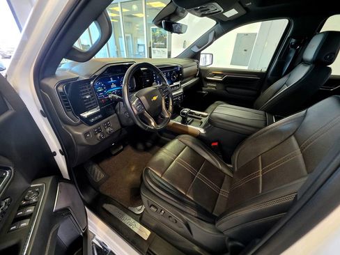 Used 2023 Chevrolet Silverado 1500 High Country w/ Technology Package AWD/4WD image 22