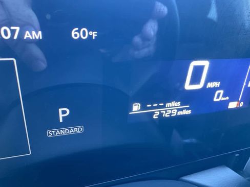 Used 2025 Nissan Kicks SV image 15