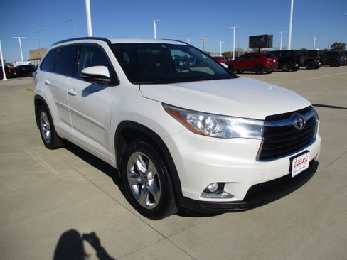 Used 2016 Toyota Highlander Limited image 9