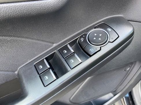 Used 2023 Ford Escape SE image 16