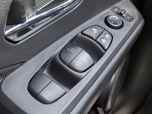 Used 2024 Nissan Kicks SV FWD image 24
