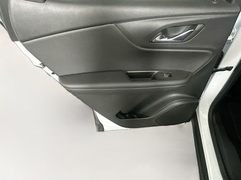 Used 2025 Chevrolet Blazer LT FWD image 31
