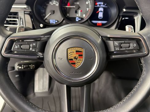 Certified 2023 Porsche Macan AWD/4WD image 13