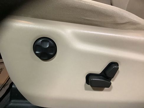 Certified 2022 Jeep Grand Cherokee Laredo E w/ Security & Convenience Group image 24