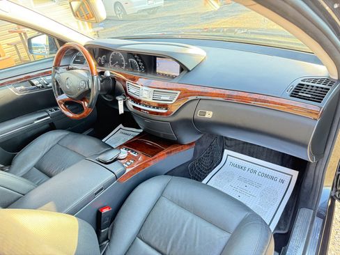 Used 2011 Mercedes-Benz S 550 4MATIC image 41
