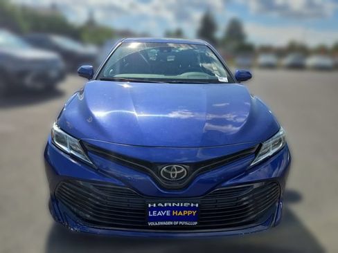 Used 2018 Toyota Camry LE FWD image 2