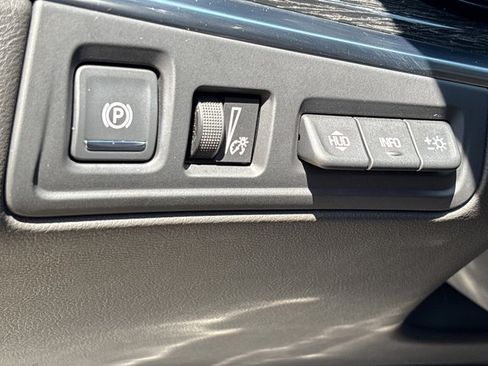 Used 2022 Cadillac XT5 Premium Luxury w/ Technology Package FWD image 24
