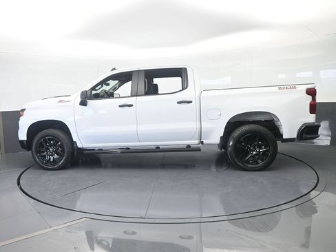 Used 2025 Chevrolet Silverado 1500 Custom Trail Boss AWD/4WD image 3