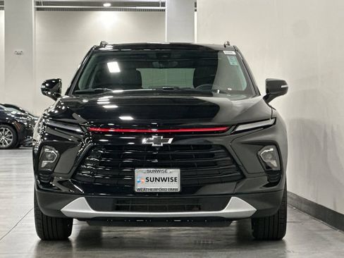 Used 2025 Chevrolet Blazer LT w/ Sound & Technology Package AWD/4WD image 9