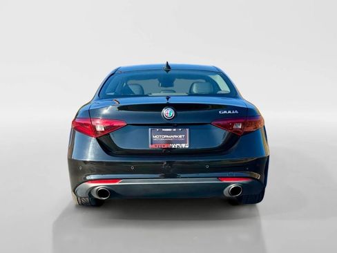 Used 2018 Alfa Romeo Giulia Ti image 4