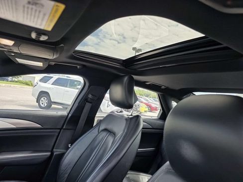 Used 2018 Lincoln MKZ Reserve FWD image 9
