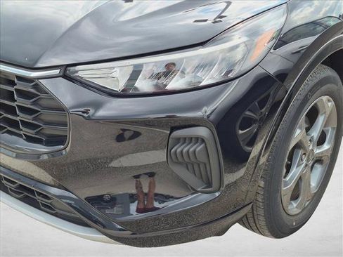 Used 2023 Ford Escape ST-Line w/ Tech Pack #1 AWD/4WD image 11