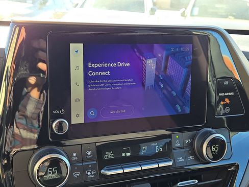 Used 2023 Toyota Highlander LE image 19