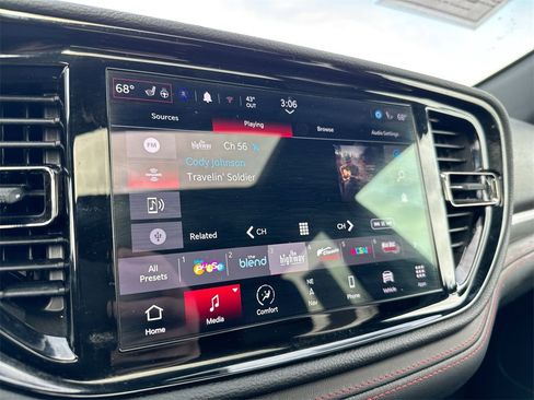 Used 2024 Dodge Durango GT image 14