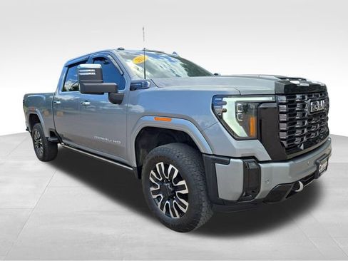 Used 2025 GMC Sierra 2500 Denali Ultimate AWD/4WD image 1