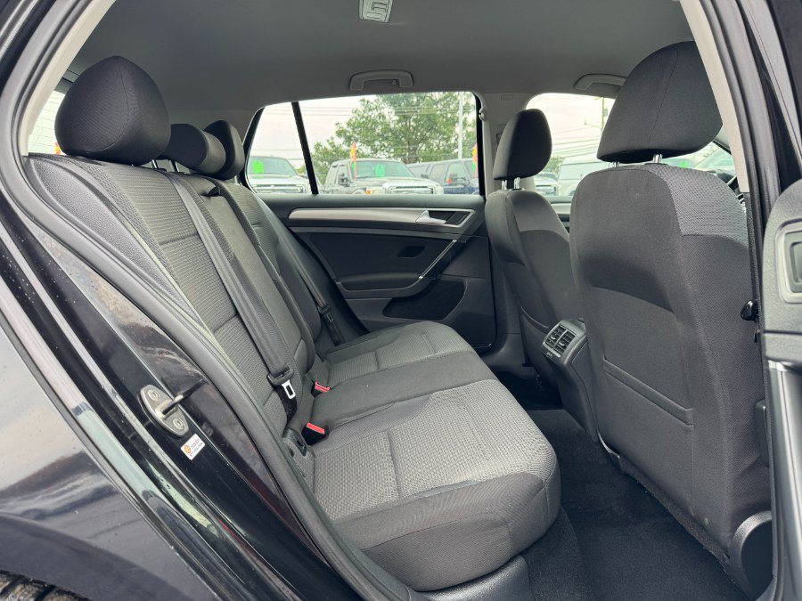 Used 2015 Volkswagen Golf S FWD image 18