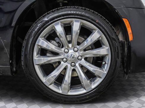 Used 2019 Chrysler 300 Touring L w/ Quick Order Package 22F image 31